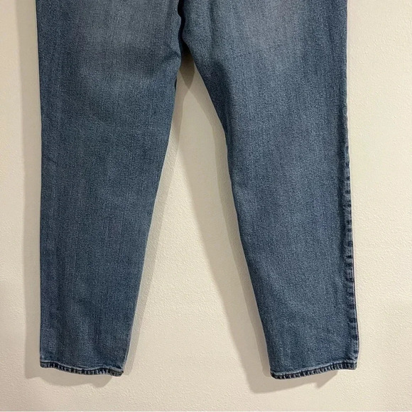 Women Gap jeans size 31 best girlfriend cut relaxed fit in used great condition - Picture 5 of 8